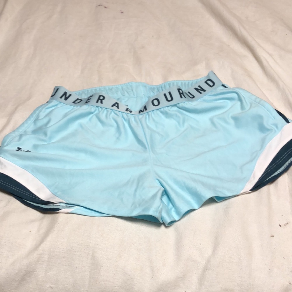 NWOT Under armour Mint green with navy and white athletic shorts in medium from